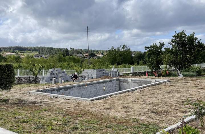 Construction de piscine en béton Bruguières